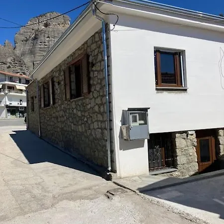 Mikraki Apartment