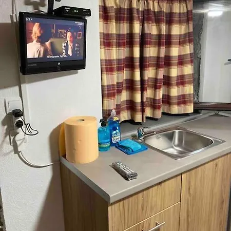 Mikraki Apartment *