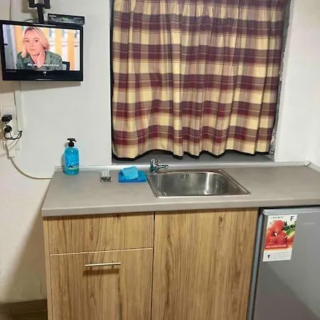Mikraki Apartment *